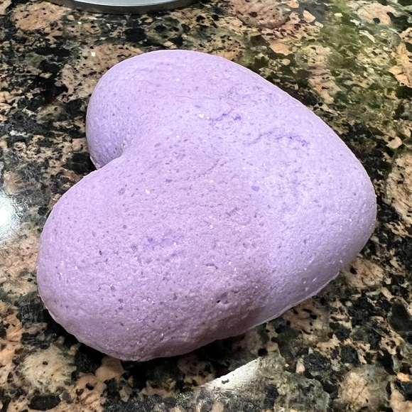 Jumbo Handmade All Natural Organic Bath Bomb (Bath Salts Inside) - Picture 3 of 3